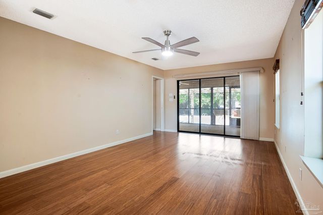 2251 Oxford Dr, Pensacola, FL 32503