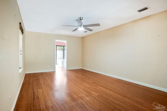 2251 Oxford Dr, Pensacola, FL 32503