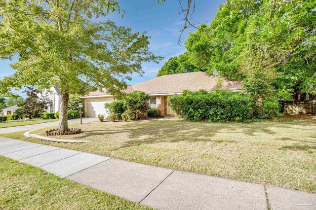 2251 Oxford Dr, Pensacola, FL 32503