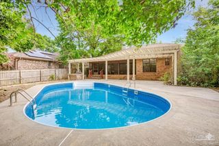 2251 Oxford Dr, Pensacola, FL 32503