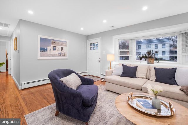 2504 KENILWORTH ST N, Arlington, VA 22207