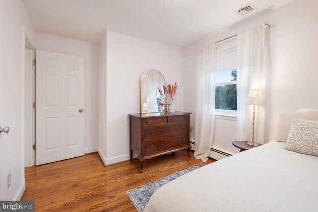 2504 KENILWORTH ST N, Arlington, VA 22207