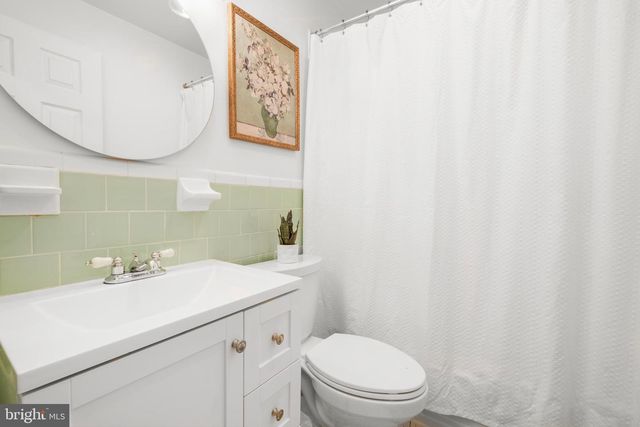 2504 KENILWORTH ST N, Arlington, VA 22207