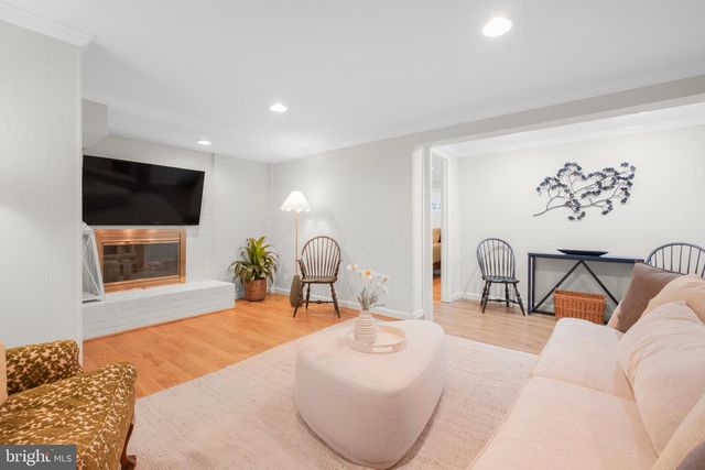 2504 KENILWORTH ST N, Arlington, VA 22207