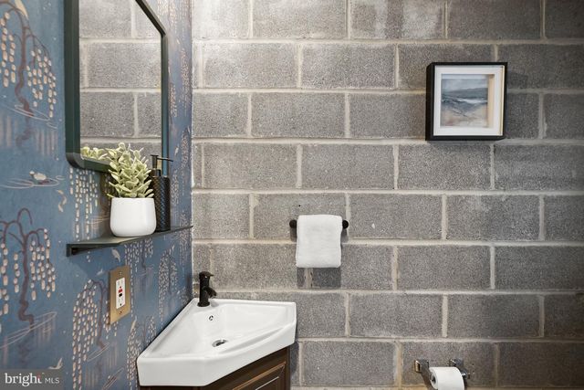 1420 RHODE ISLAND AVE NW, Washington, DC 20005