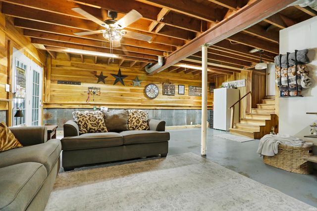917 S Eighth Street, Boonville, IN 47601