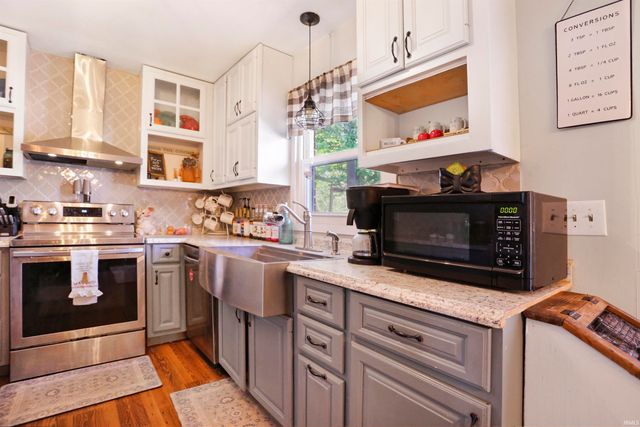 917 S Eighth Street, Boonville, IN 47601