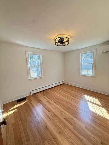 20 Doris Avenue, Portsmouth, NH 03801