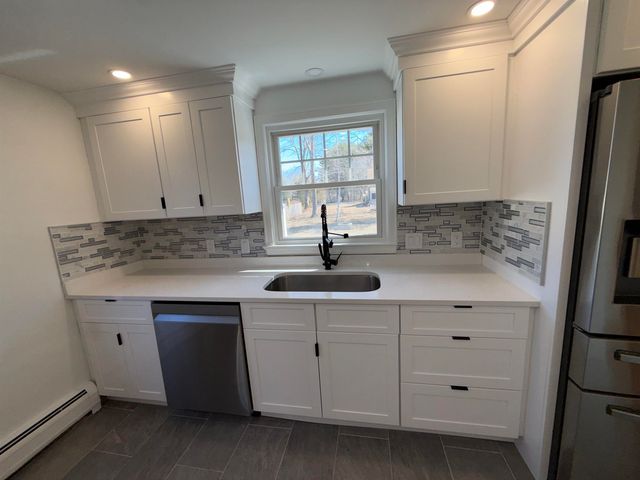 20 Doris Avenue, Portsmouth, NH 03801