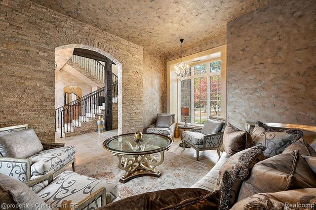 3701 Northwood, West Bloomfield, MI 48324