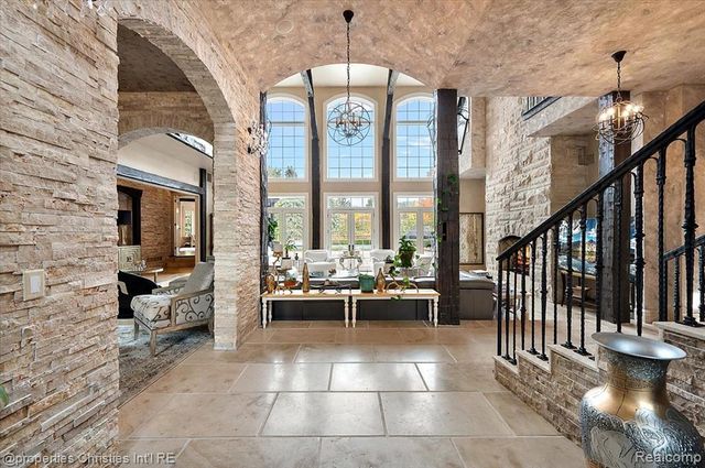 3701 Northwood, West Bloomfield, MI 48324