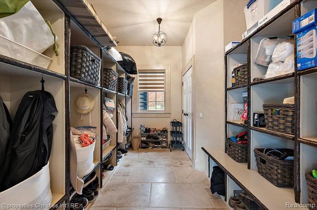 3701 Northwood, West Bloomfield, MI 48324