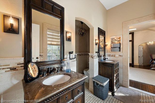 3701 Northwood, West Bloomfield, MI 48324