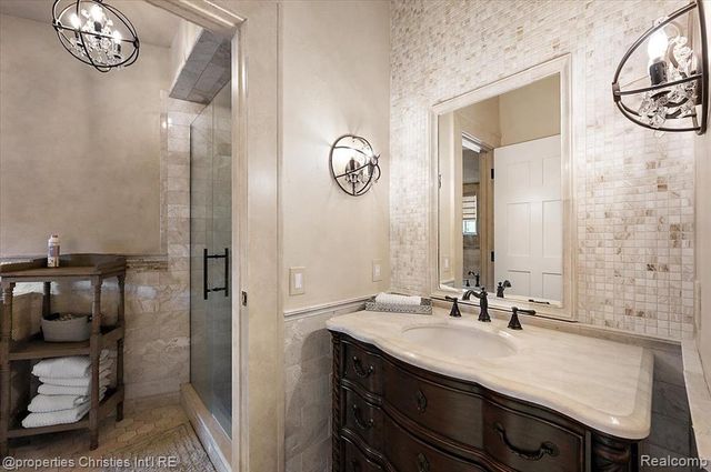 3701 Northwood, West Bloomfield, MI 48324