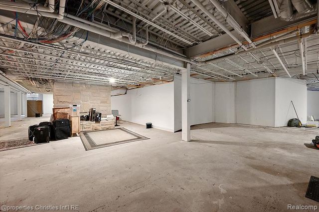 3701 Northwood, West Bloomfield, MI 48324