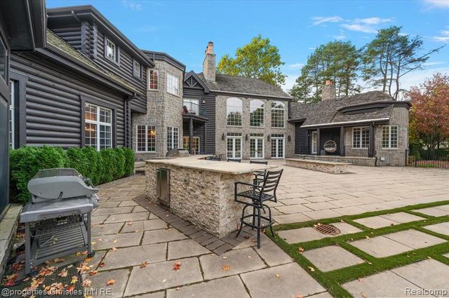 3701 Northwood, West Bloomfield, MI 48324