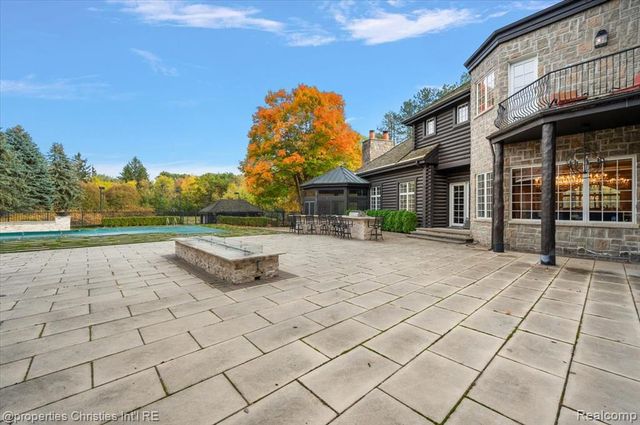 3701 Northwood, West Bloomfield, MI 48324