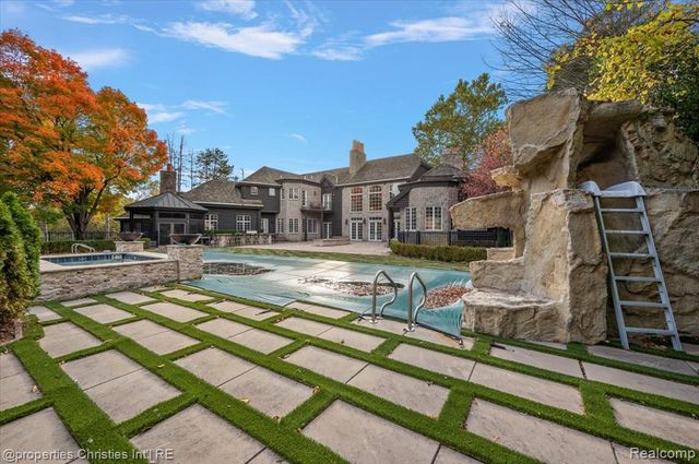 3701 Northwood, West Bloomfield, MI 48324