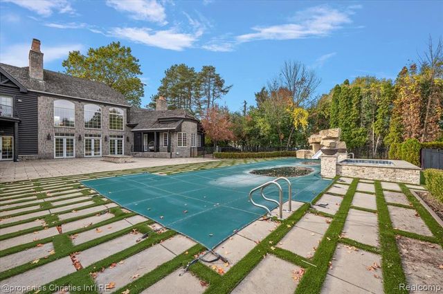 3701 Northwood, West Bloomfield, MI 48324