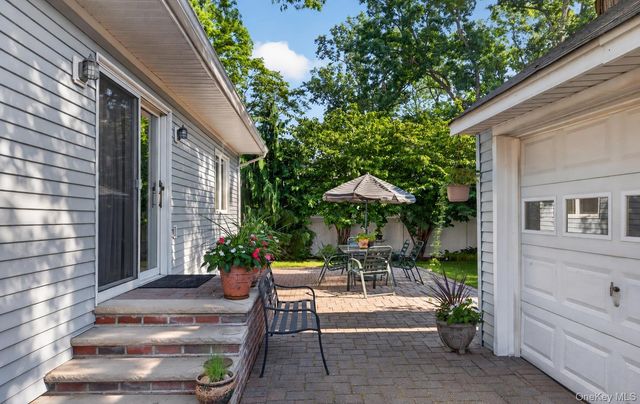 83 Whittier Avenue, North Merrick, NY 11566