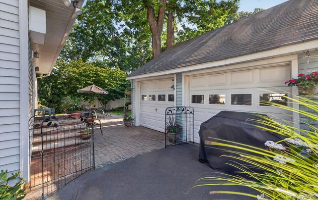 83 Whittier Avenue, North Merrick, NY 11566