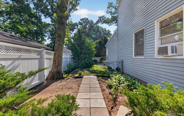 83 Whittier Avenue, North Merrick, NY 11566