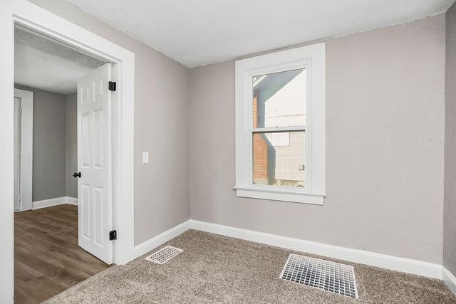 511 S Cedar Avenue, Independence, MO 64053