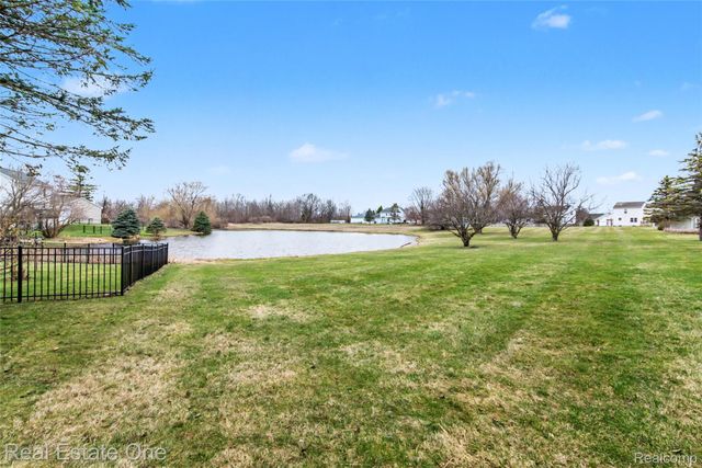 416 Umberland Drive, Howell, MI 48843