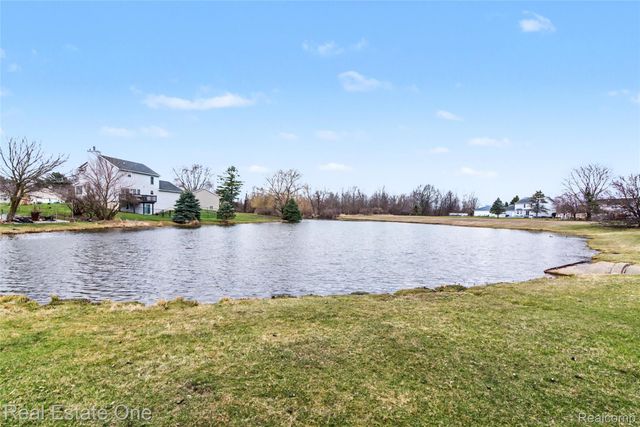 416 Umberland Drive, Howell, MI 48843