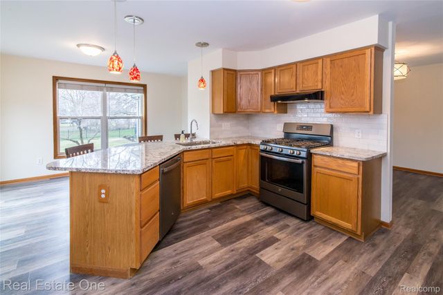 416 Umberland Drive, Howell, MI 48843