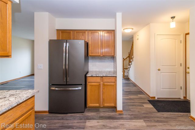 416 Umberland Drive, Howell, MI 48843