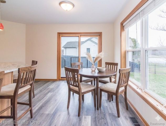 416 Umberland Drive, Howell, MI 48843