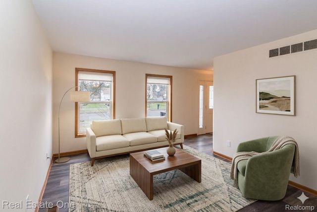 416 Umberland Drive, Howell, MI 48843