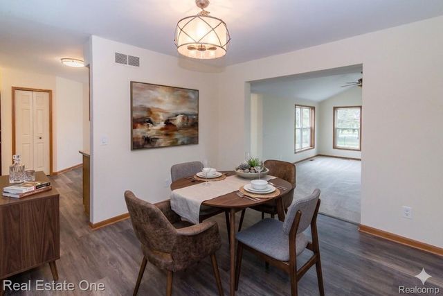 416 Umberland Drive, Howell, MI 48843