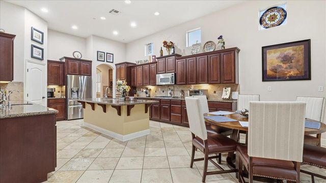 2188 Maloney Dr, Lincoln, CA 95648