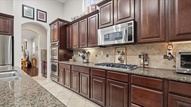 2188 Maloney Dr, Lincoln, CA 95648