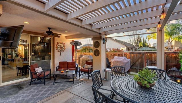 2188 Maloney Dr, Lincoln, CA 95648