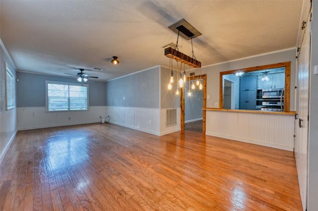 2125 Shanks Road, Angleton, TX 77515