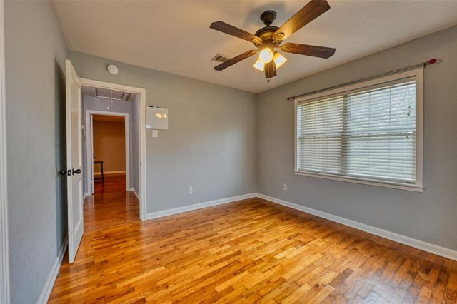 2125 Shanks Road, Angleton, TX 77515