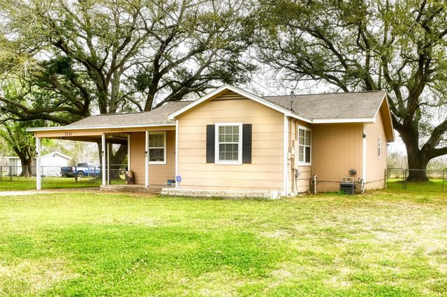 2125 Shanks Road, Angleton, TX 77515