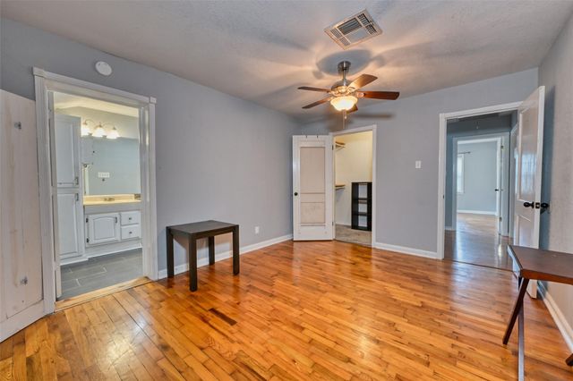 2125 Shanks Road, Angleton, TX 77515