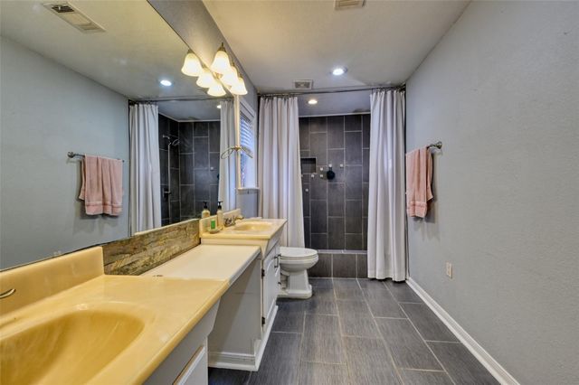 2125 Shanks Road, Angleton, TX 77515