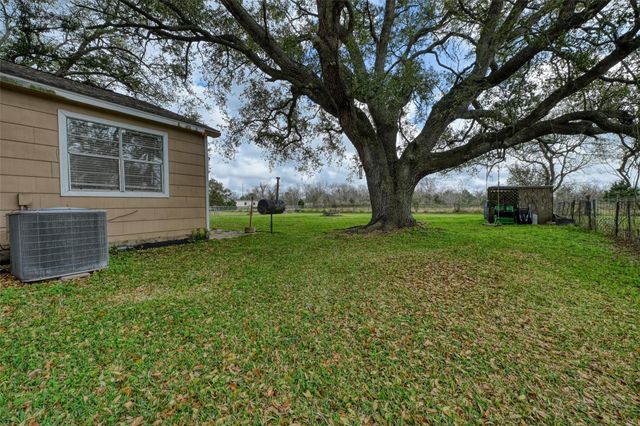 2125 Shanks Road, Angleton, TX 77515