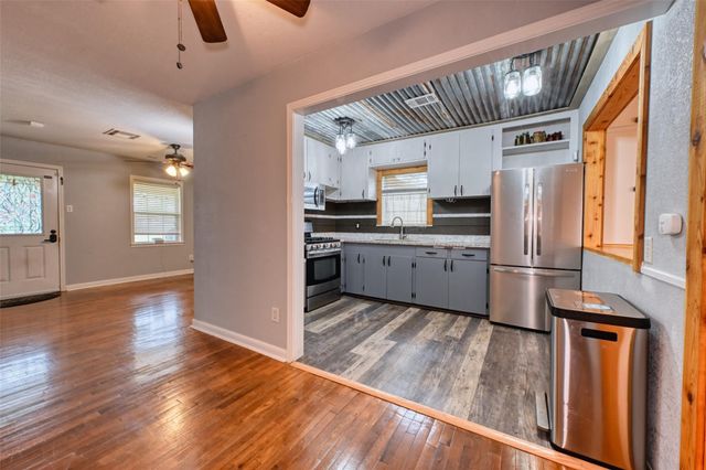 2125 Shanks Road, Angleton, TX 77515