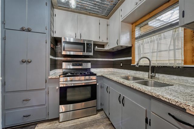 2125 Shanks Road, Angleton, TX 77515