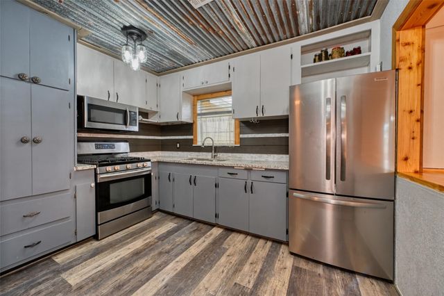 2125 Shanks Road, Angleton, TX 77515