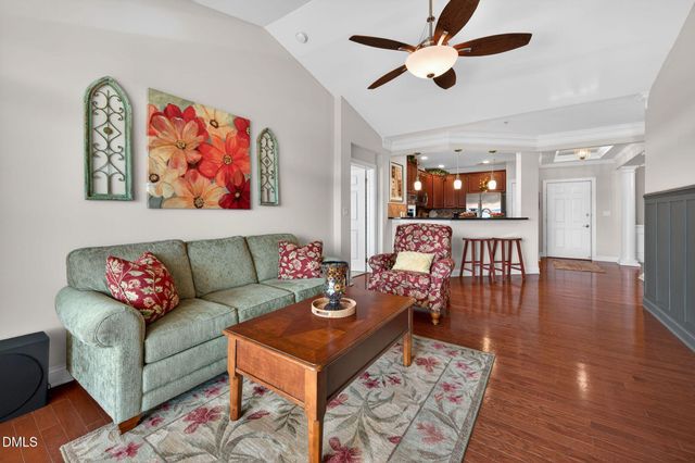 10511 Rosegate Court 305, Raleigh, NC 27617