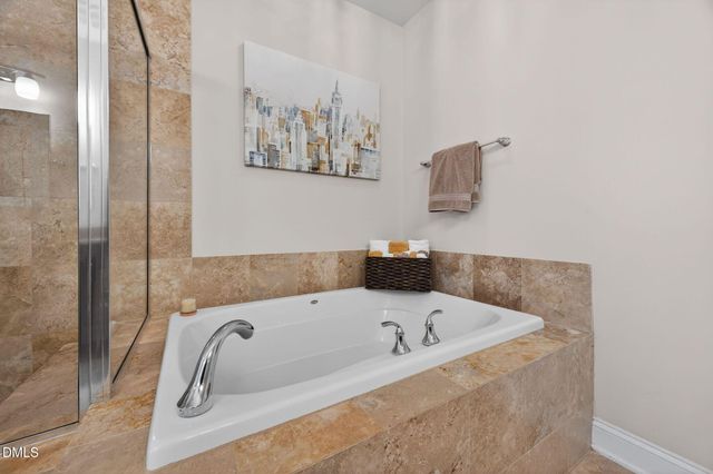 10511 Rosegate Court 305, Raleigh, NC 27617