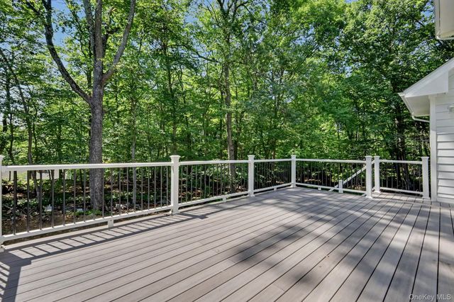 18 Laurel Road, South Salem, NY 10590
