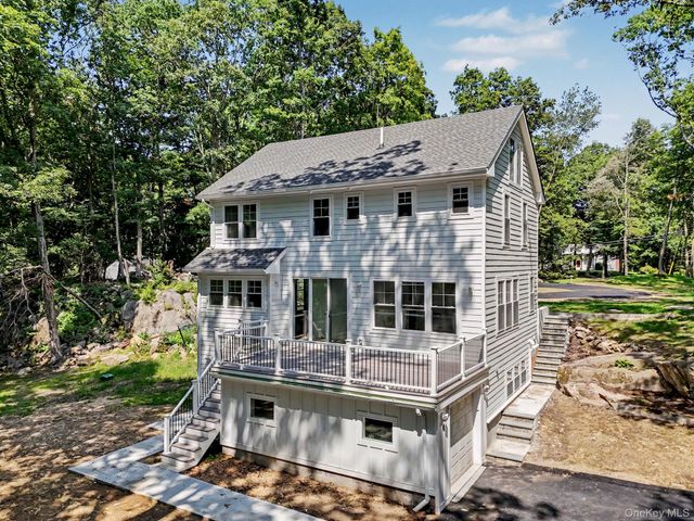18 Laurel Road, South Salem, NY 10590